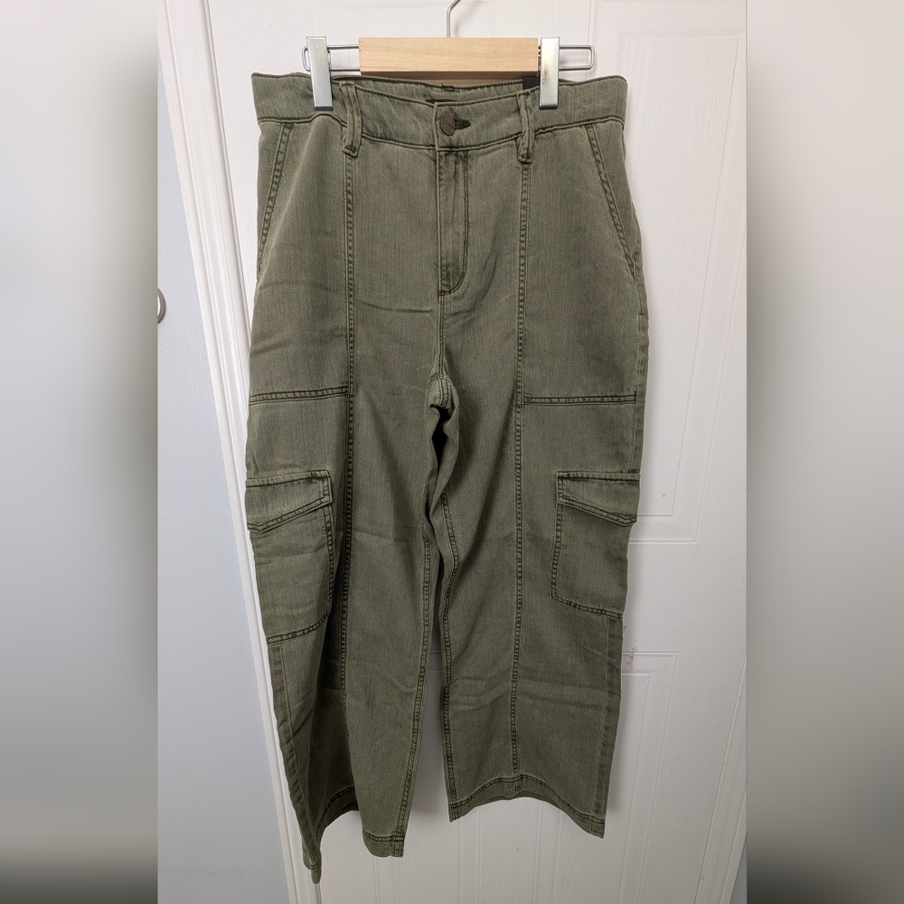 NWT Reitmans Wide Leg Cargo Jeans Olive Green, 30 Petite Length